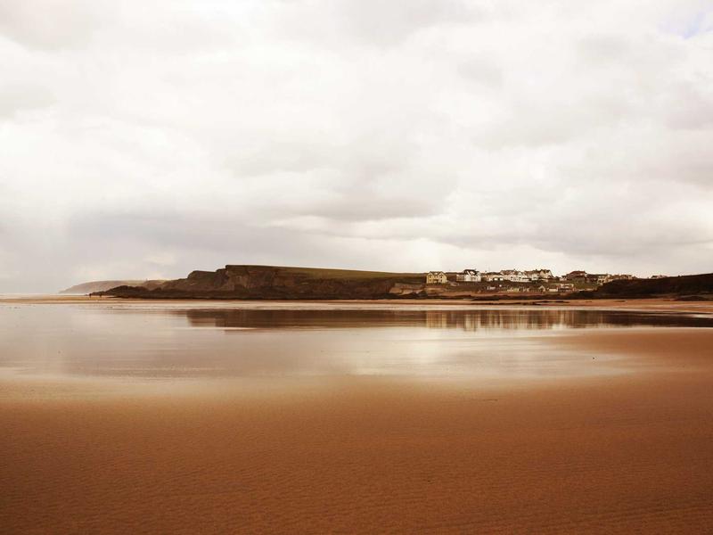 百年孤独<br>qyy4iewj.cn 马孔多雨季